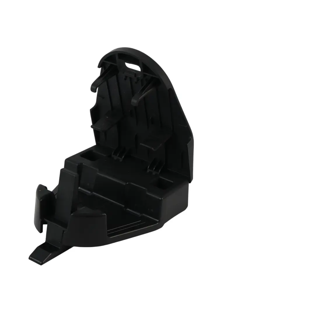 Soporte Botiquín Triángulo Emergencia para Volkswagen Passat B8 con número de pieza 3G5860285 Volkswagen Passat B8 Soporte Botiquín Triángulo Emergencia - SKU 3G5860285 - Número de pieza 3G5860285