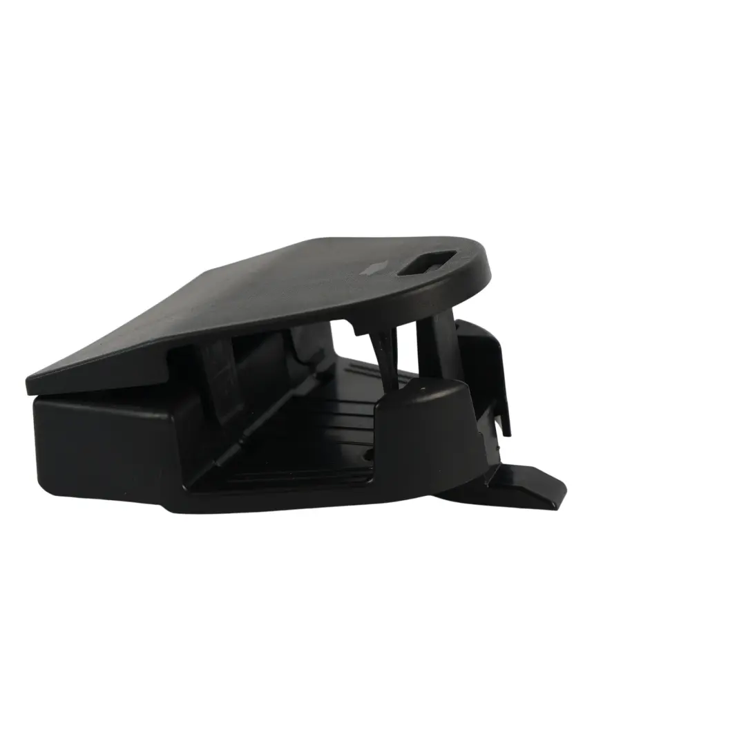 Support Trousse Secours Triangle Signalisation pour Volkswagen Passat B8 à propos du numéro de pièce 3G5860285 Volkswagen Passat B8 Support Trousse Secours Triangle Signalisation - SKU 3G5860285 - Numéro de pièce 3G5860285