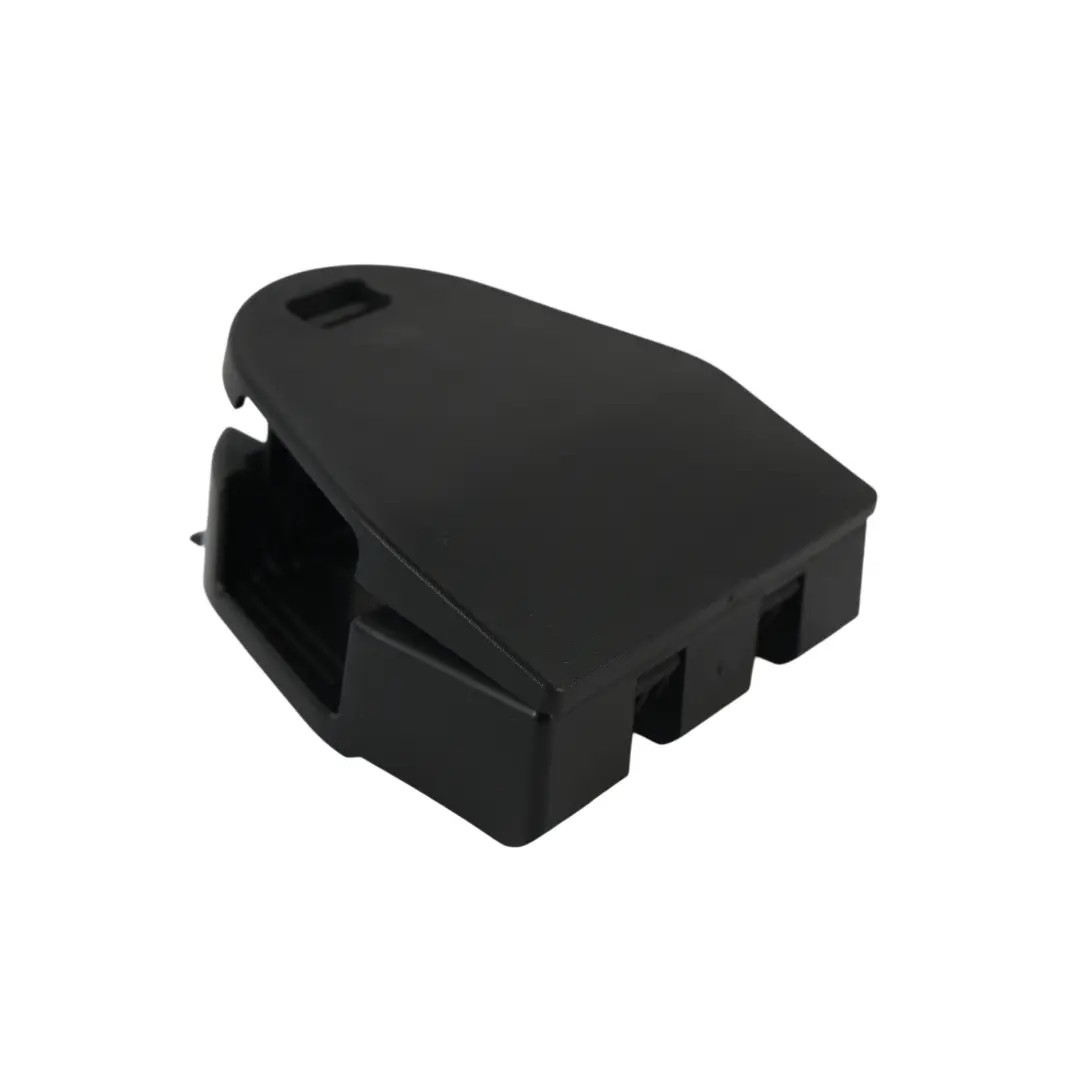 Soporte Botiquín Triángulo Emergencia para Volkswagen Passat B8 con número de pieza 3G5860285 Volkswagen Passat B8 Soporte Botiquín Triángulo Emergencia - SKU 3G5860285 - Número de pieza 3G5860285