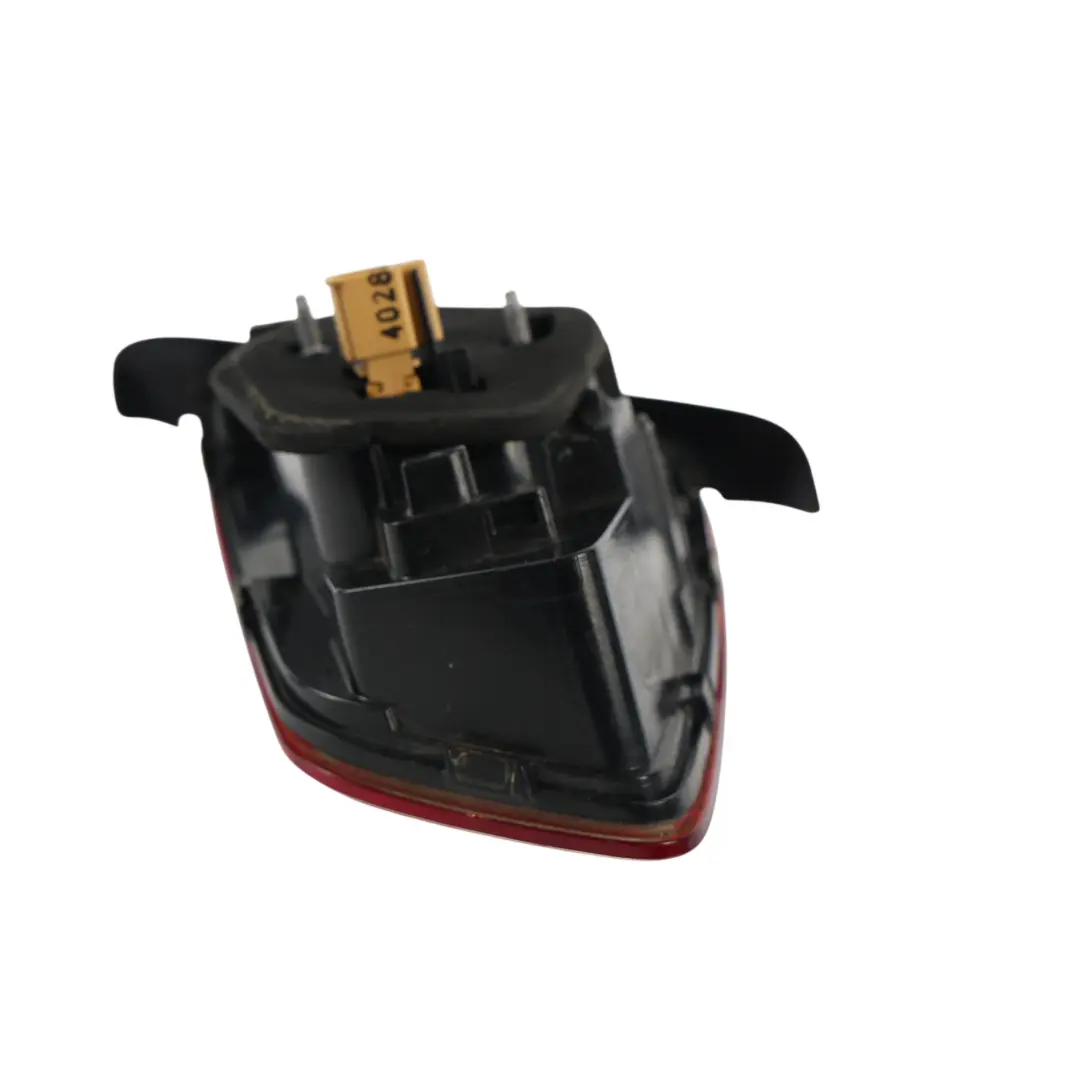 Lampa Tylna Klapy Bagażnika Lewo do VW Volkswagen Passat B8 Sedan o numerze 3G5945093C VW Volkswagen Passat B8 Sedan Lampa Tylna Klapy Bagażnika Lewo - SKU 3G5945093C - Numer Części 3G5945093C