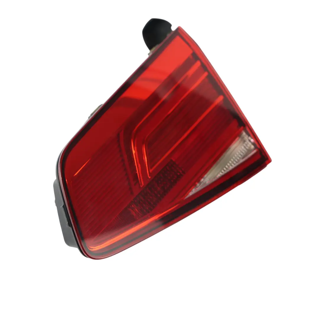 Berline Feu Arrière Intérieur Droit pour Volkswagen Passat B8 à propos du numéro de pièce 3G5945094B Volkswagen Passat B8 Berline Feu Arrière Intérieur Droit - SKU 3G5945094B - Numéro de pièce 3G5945094B