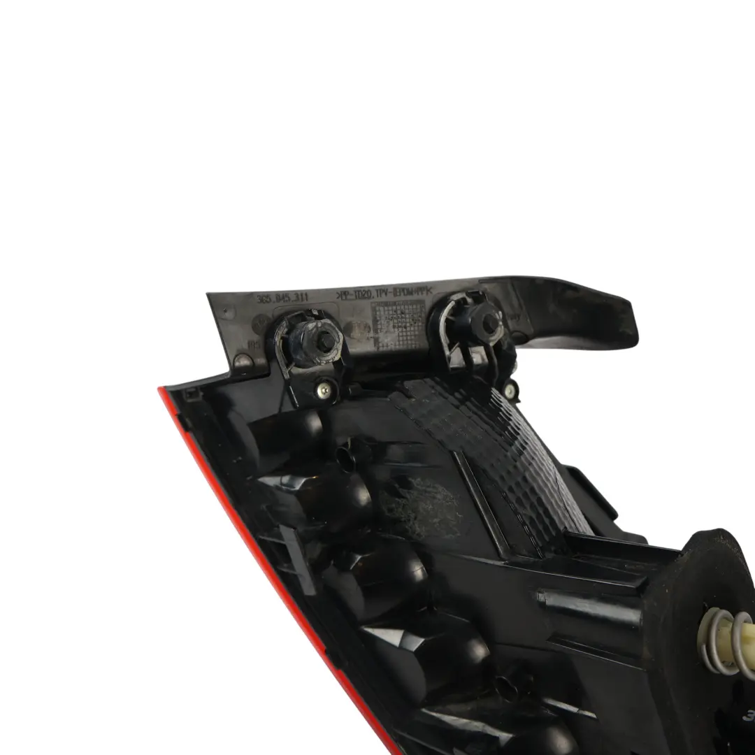 Fanale Posteriore LED Sinistro per Volkswagen Passat B8 Berlina con numero di parte 3G5945095F Volkswagen Passat B8 Berlina Fanale Posteriore LED Sinistro - SKU 3G5945095F - Numero di parte 3G5945095F