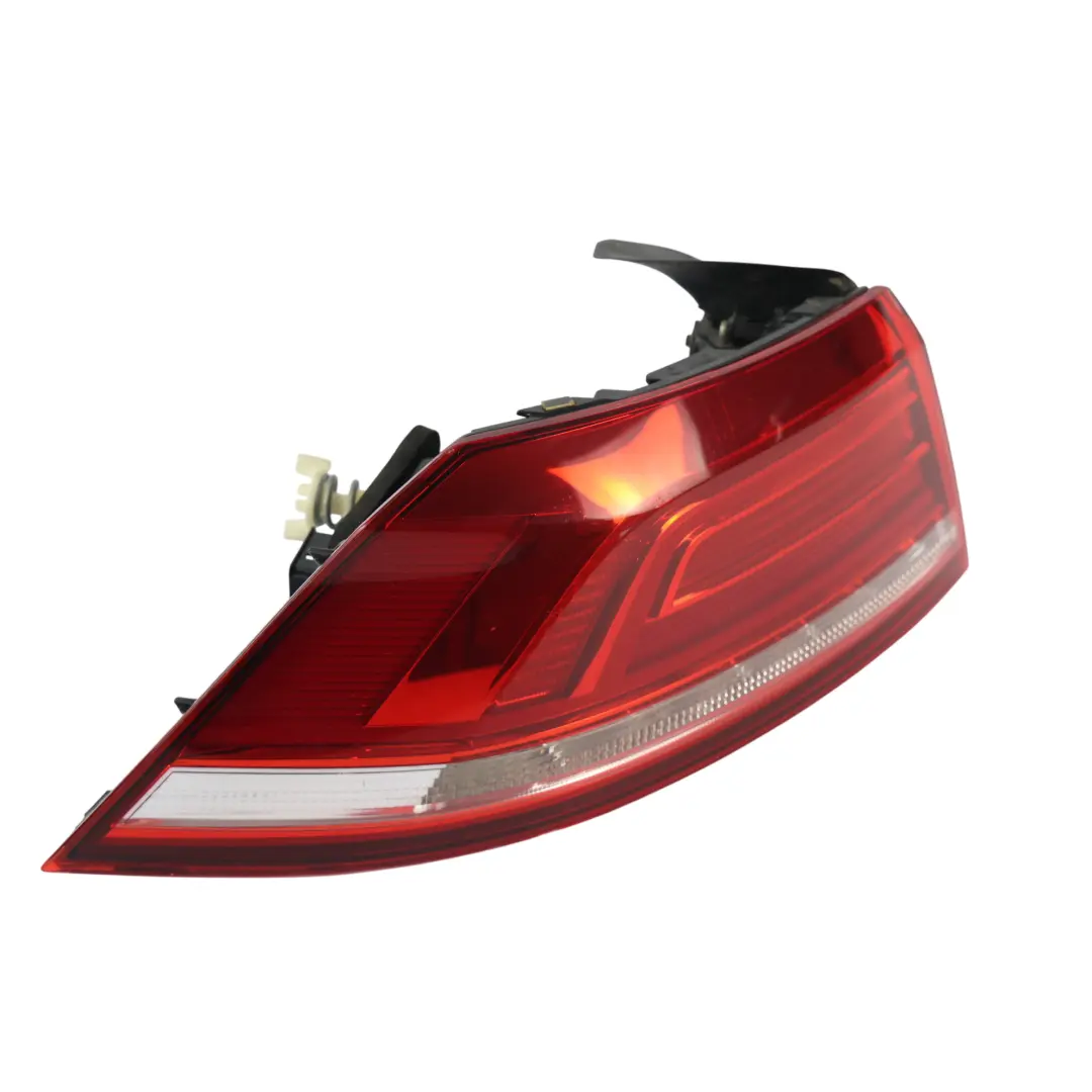 Sedán Luz Trasera LED Izquierda para Volkswagen Passat B8 con número de pieza 3G5945095F Volkswagen Passat B8 Sedán Luz Trasera LED Izquierda - SKU 3G5945095F - Número de pieza 3G5945095F