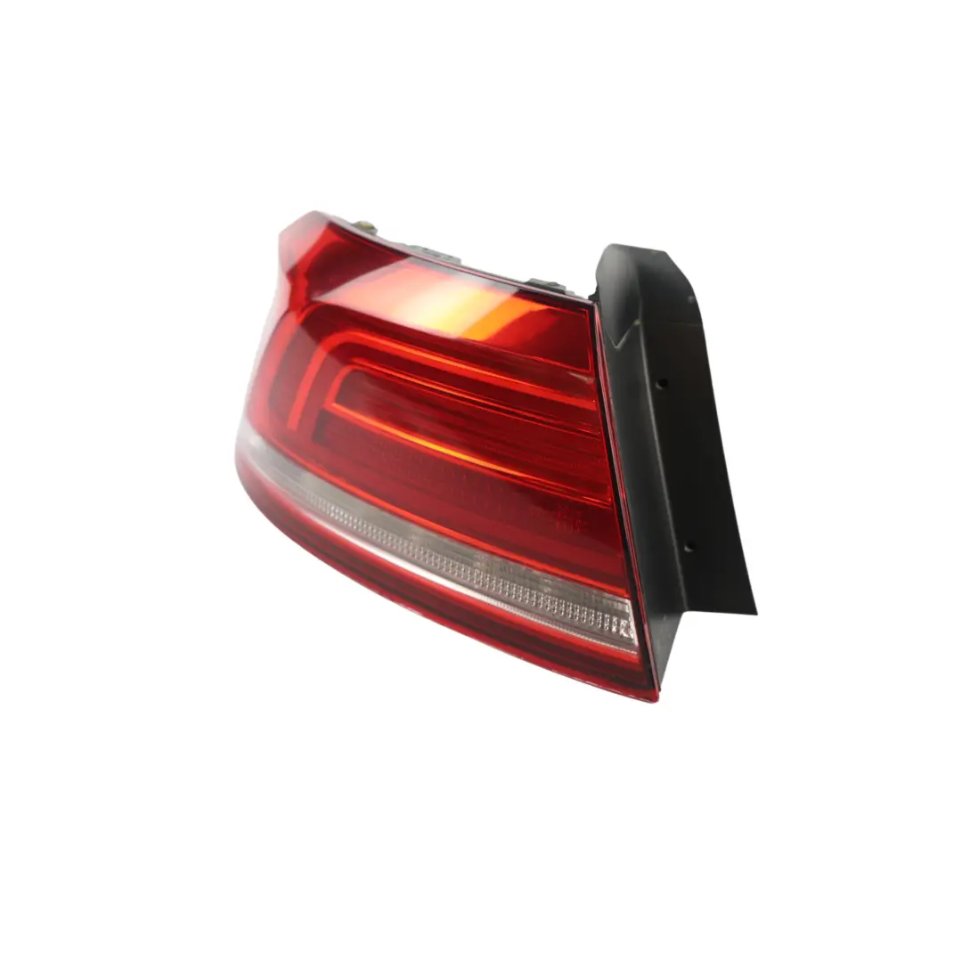Fanale Posteriore LED Sinistro per Volkswagen Passat B8 Berlina con numero di parte 3G5945095F Volkswagen Passat B8 Berlina Fanale Posteriore LED Sinistro - SKU 3G5945095F - Numero di parte 3G5945095F