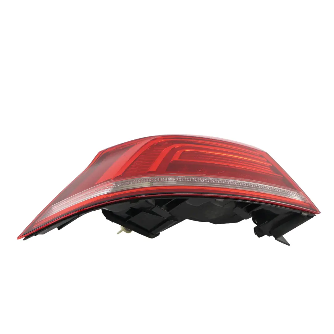 Lampa Tył LED Lewo do Volkswagen Passat B8 Sedan o numerze 3G5945095F Volkswagen Passat B8 Sedan Lampa Tył LED Lewo - SKU 3G5945095F - Numer Części 3G5945095F