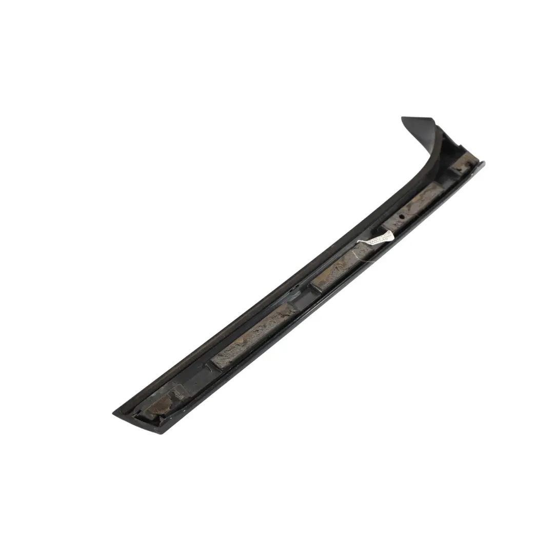 Volkswagen Passat B8 Break Becquet Hayon Arrière Gauche - SKU 3G9805945 - Numéro de pièce 3G9805945