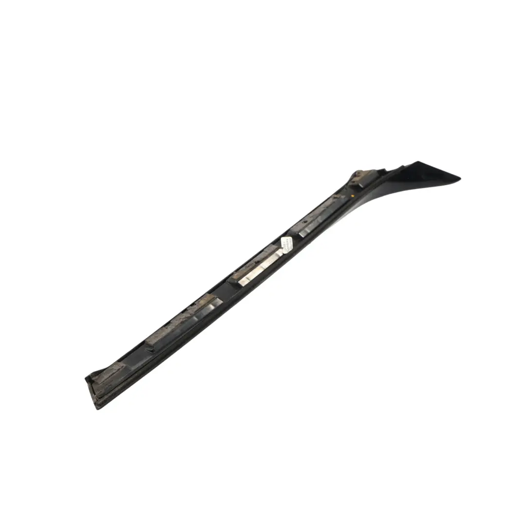 Spoiler Portellone Posteriore Destro per Volkswagen Passat B8 Estate con numero di parte 3G9805946 Volkswagen Passat B8 Estate Spoiler Portellone Posteriore Destro - SKU 3G9805946 - Numero di parte 3G9805946