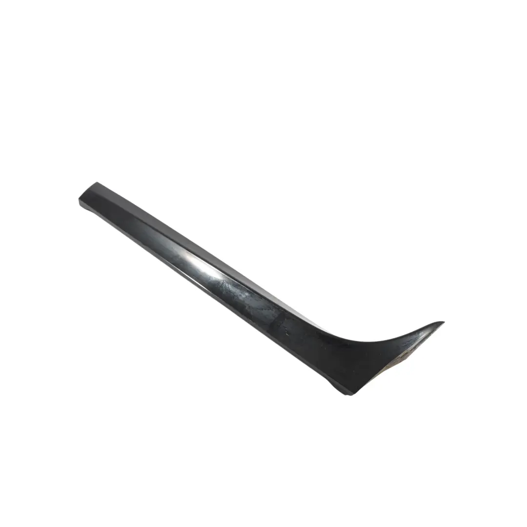 Spoiler Portellone Posteriore Destro per Volkswagen Passat B8 Estate con numero di parte 3G9805946 Volkswagen Passat B8 Estate Spoiler Portellone Posteriore Destro - SKU 3G9805946 - Numero di parte 3G9805946