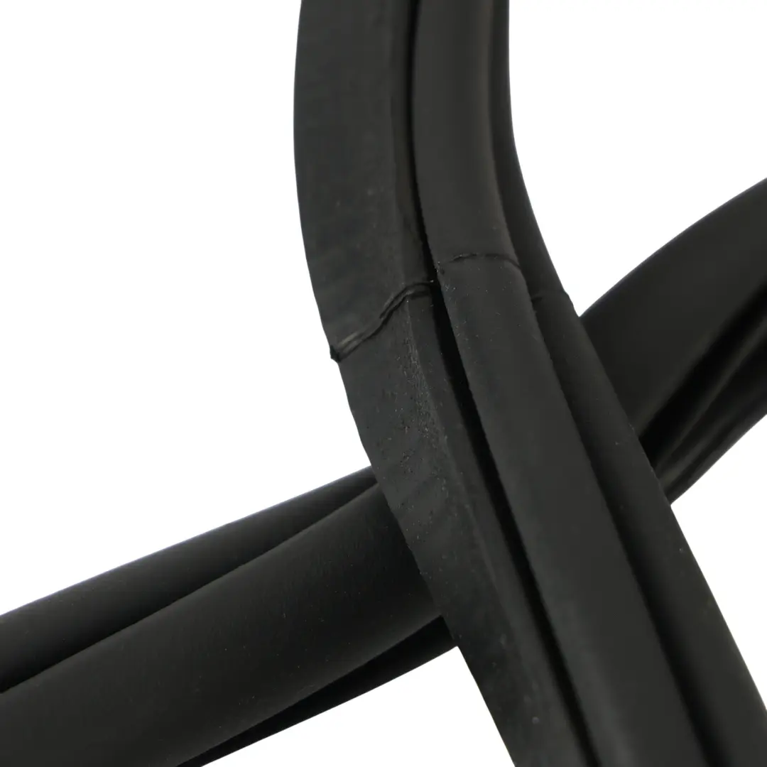 Volkswagen Passat B8 3G Guarnizione Porta Posteriore Sinistra 3G9867913K - SKU 3G9867913L - Numero di parte 3G9867913L