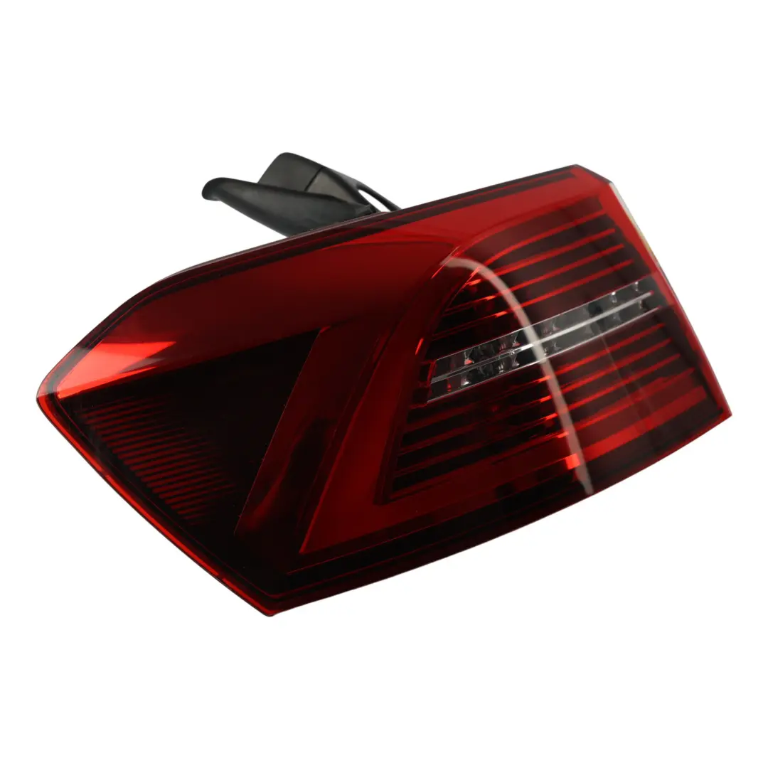 Fanale Posteriore Sinistro per Volkswagen Passat B8 Estate con numero di parte 3G9945207J Volkswagen Passat B8 Estate Fanale Posteriore Sinistro - SKU 3G9945207J - Numero di parte 3G9945207J