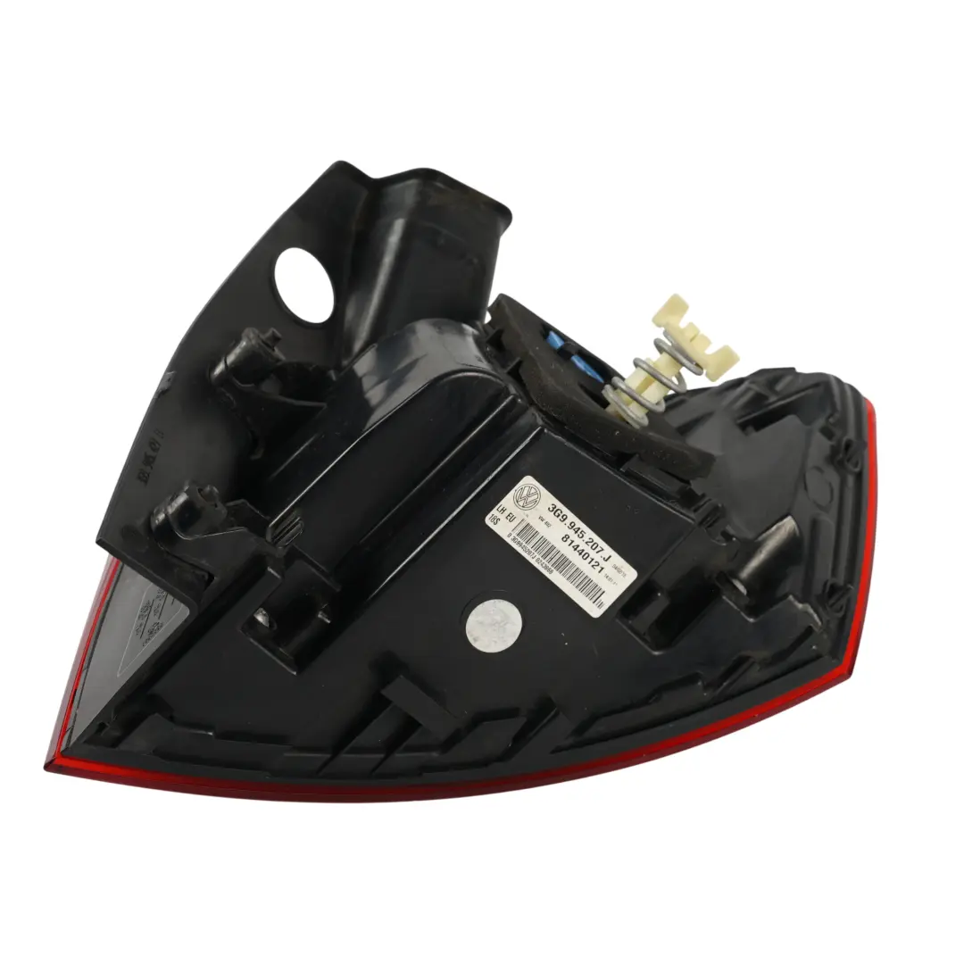 Fanale Posteriore Sinistro per Volkswagen Passat B8 Estate con numero di parte 3G9945207J Volkswagen Passat B8 Estate Fanale Posteriore Sinistro - SKU 3G9945207J - Numero di parte 3G9945207J
