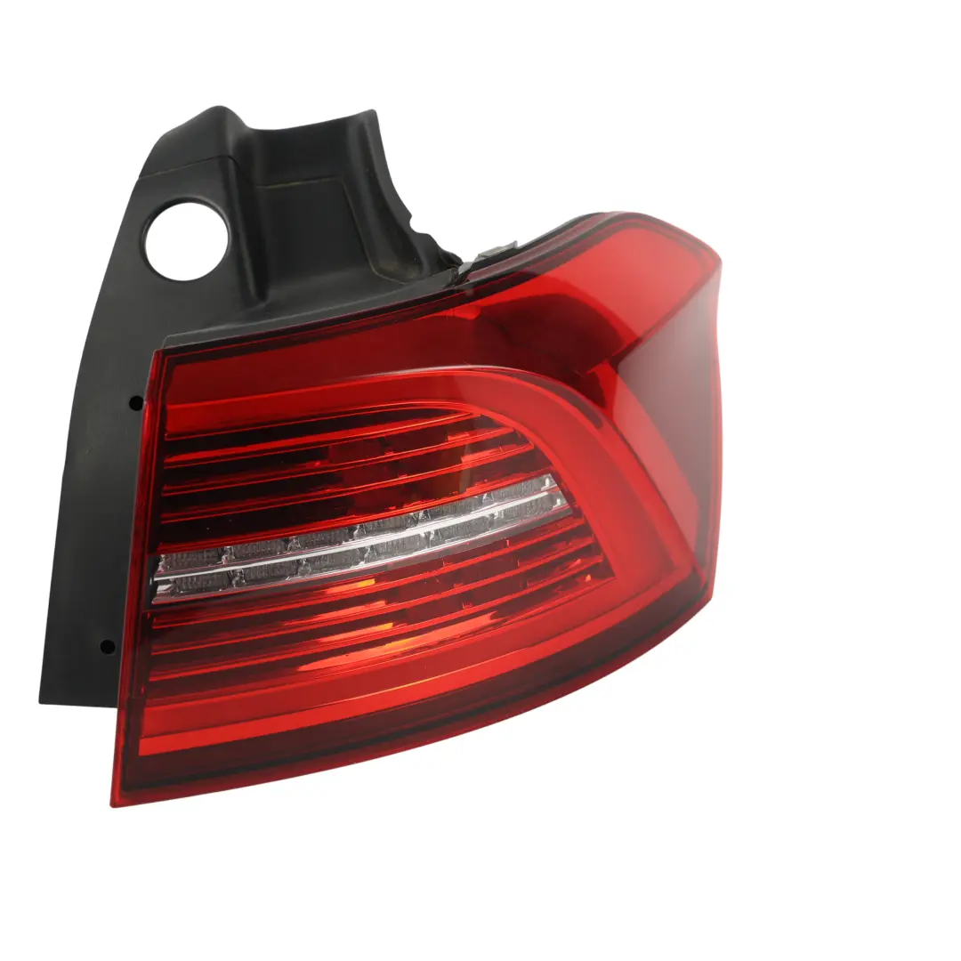 Feu Arrière Lampe Extérieur Droit pour Volkswagen Passat B8 à propos du numéro de pièce 3G9945208J Volkswagen Passat B8 Feu Arrière Lampe Extérieur Droit - SKU 3G9945208J - Numéro de pièce 3G9945208J