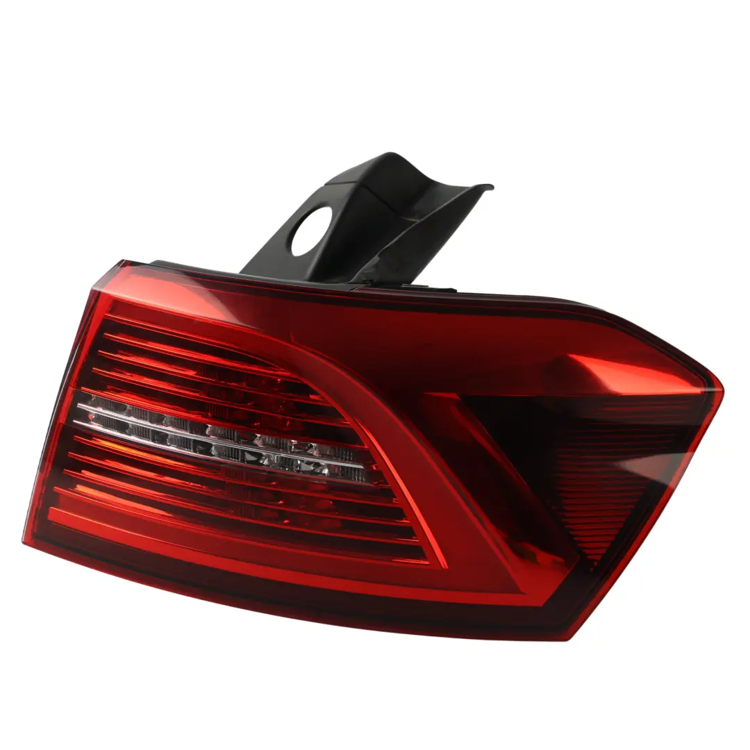 Volkswagen Passat B8 Lampa Tylna Zewnętrzna Prawa - SKU 3G9945208J - Numer Części 3G9945208J
