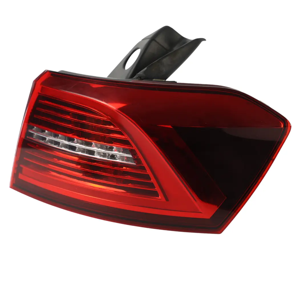 Volkswagen Passat B8 Feu Arrière Lampe Extérieur Droit - SKU 3G9945208J - Numéro de pièce 3G9945208J