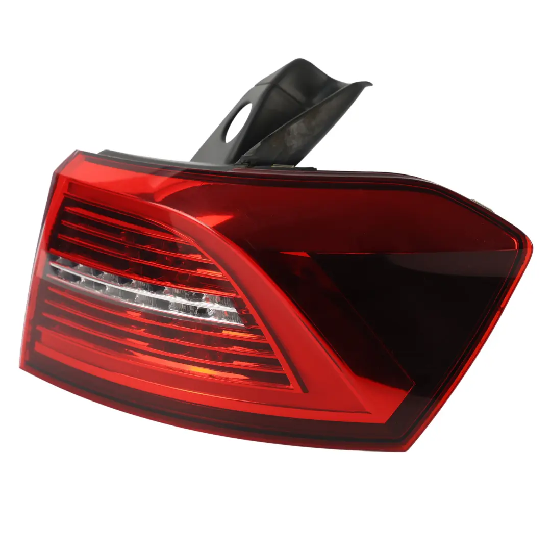 Volkswagen Passat B8 Rücklicht Heckleuchte Außen Rechts - SKU 3G9945208J - Teilenummer 3G9945208J