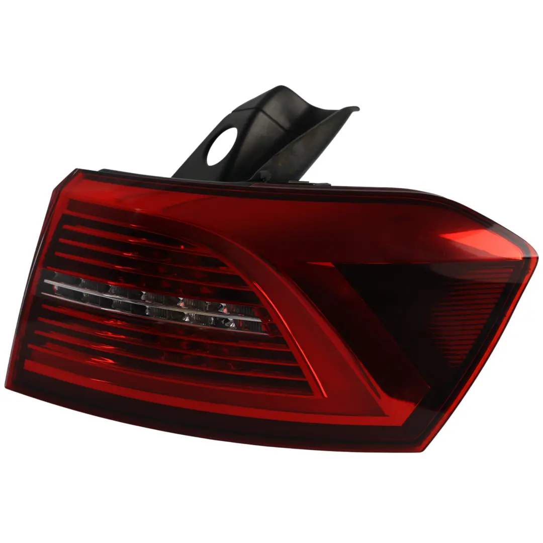 Volkswagen Passat B8 Fanale Posteriore Esterno Destro - SKU 3G9945208J - Numero di parte 3G9945208J