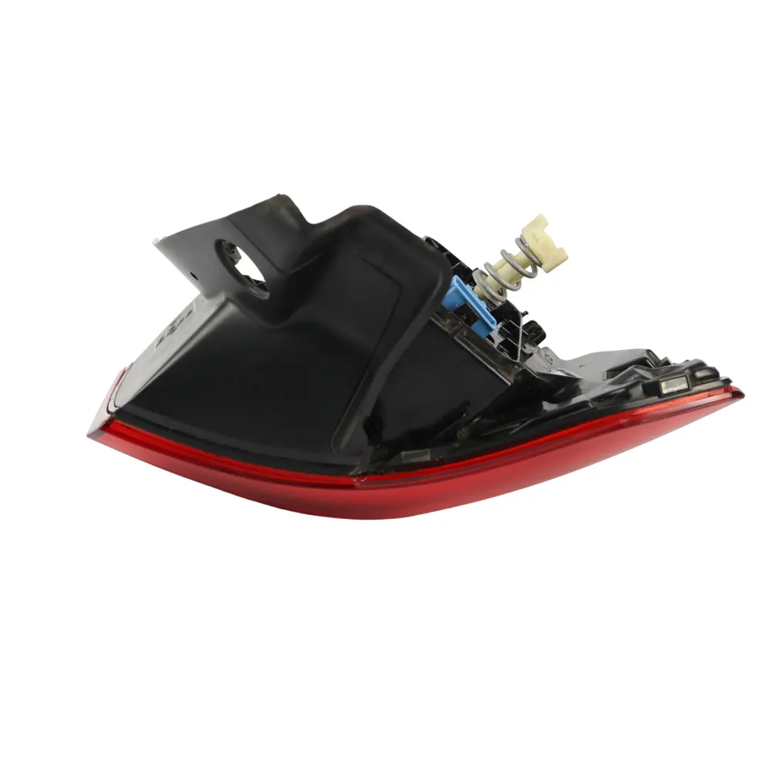 Fanale Posteriore Esterno Destro per Volkswagen Passat B8 con numero di parte 3G9945208J Volkswagen Passat B8 Fanale Posteriore Esterno Destro - SKU 3G9945208J - Numero di parte 3G9945208J