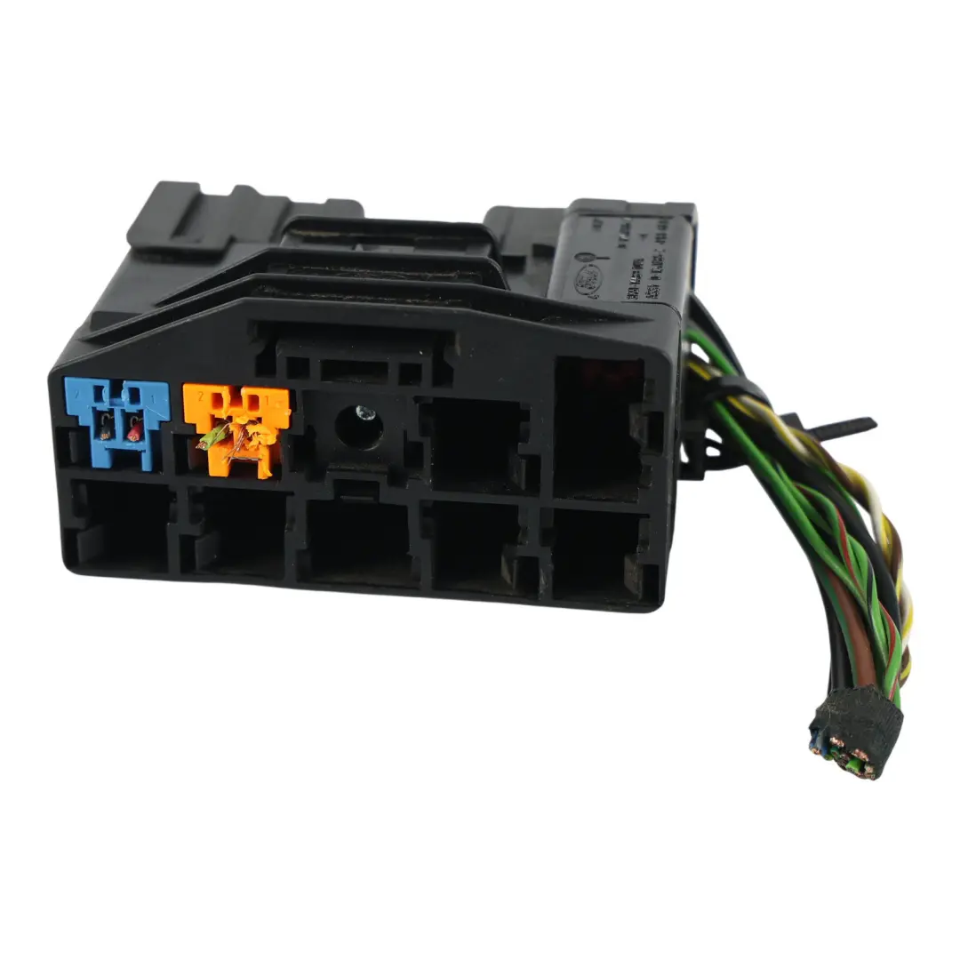 Connector Left Right N/O/S to Land Rover Discovery 3 L319 Seat with Part number 3M5T-14489-DNA Land Rover Discovery 3 L319 Seat Connector Left Right N/O/S - SKU 3M5T-14489-DNA - Part number 3M5T-14489-DNA