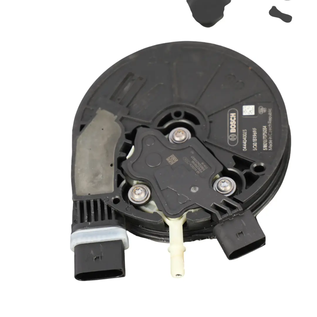 AdBlue Tank Reservoir Bottle Diesel Engine to VW Volkswagen Passat B8 with Part number 3Q0131877D VW Volkswagen Passat B8 AdBlue Tank Reservoir Bottle Diesel Engine - SKU 3Q0131877D - Part number 3Q0131877D