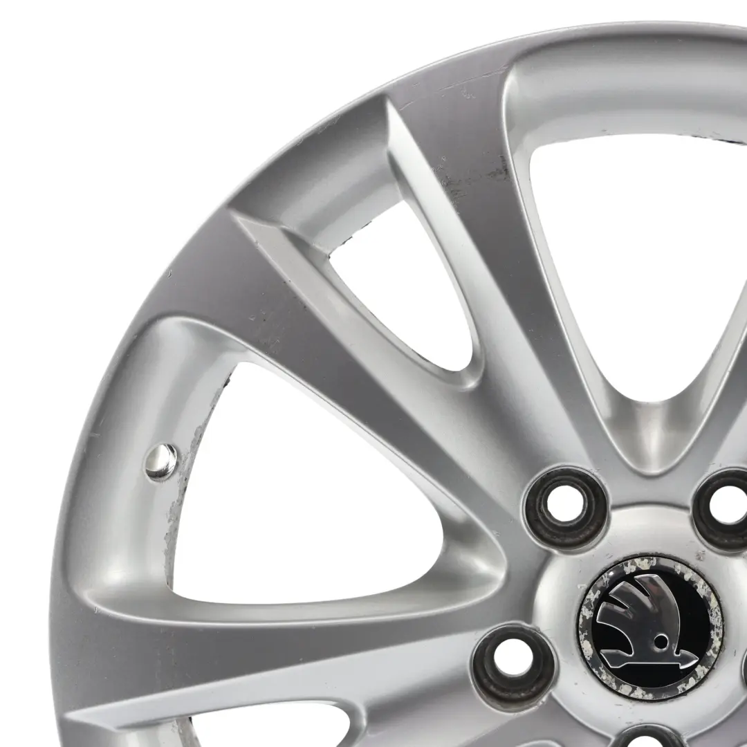 Mk2 Cerchio Lega Argento 17" 7,5J ET:49 5 Doppia Razza per Skoda Superb con numero di parte 3T0601025D Skoda Superb Mk2 Cerchio Lega Argento 17" 7,5J ET:49 5 Doppia Razza - SKU 3T0601025D-2 - Numero di parte 3T0601025D