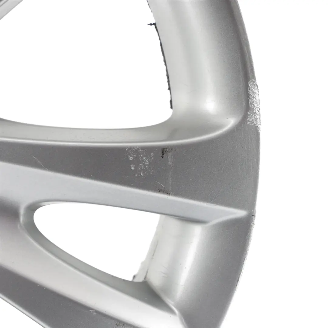 Mk2 Felga Aluminiowa Srebrna 17" 7,5J ET:49 do Skoda Superb o numerze 3T0601025D Skoda Superb Mk2 Felga Aluminiowa Srebrna 17" 7,5J ET:49 - SKU 3T0601025D-2 - Numer Części 3T0601025D