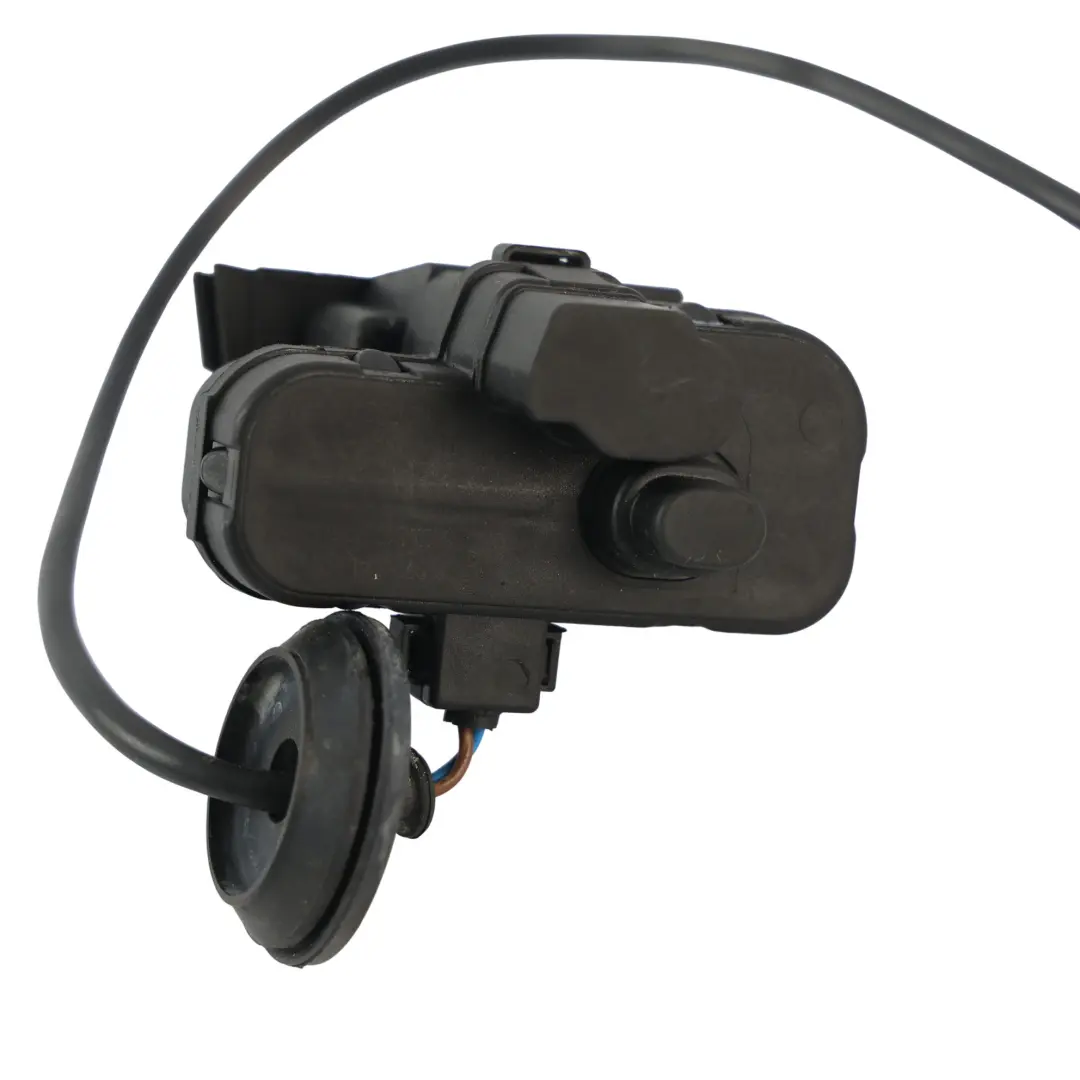 Mk2 6B Fuel Flap Door Cap Lock Motor Actuator Switch to Skoda Superb with Part number 3T0810773 Skoda Superb Mk2 6B Fuel Flap Door Cap Lock Motor Actuator Switch - SKU 3T0810773 - Part number 3T0810773