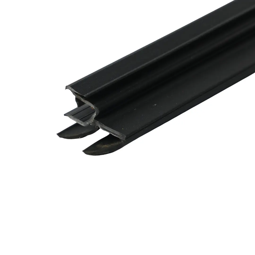 3T Door Window Strip Seal Rubber Front left N/S to Skoda Superb B6 with Part number 3T0837479 Skoda Superb B6 3T Door Window Strip Seal Rubber Front left N/S - SKU 3T0837479 - Part number 3T0837479