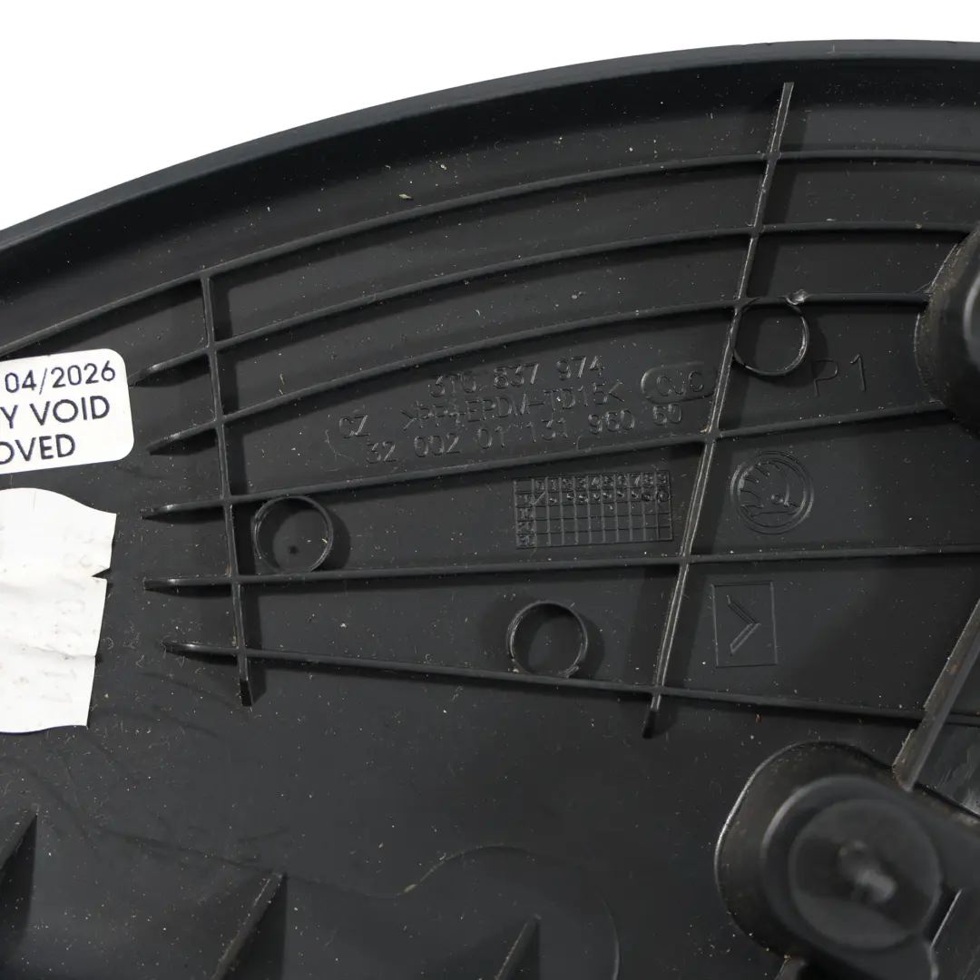 Osłona Lusterka Drzwi Prawa do Skoda Superb B6 o numerze 3T0837974 Skoda Superb B6 Osłona Lusterka Drzwi Prawa - SKU 3T0837974 - Numer Części 3T0837974