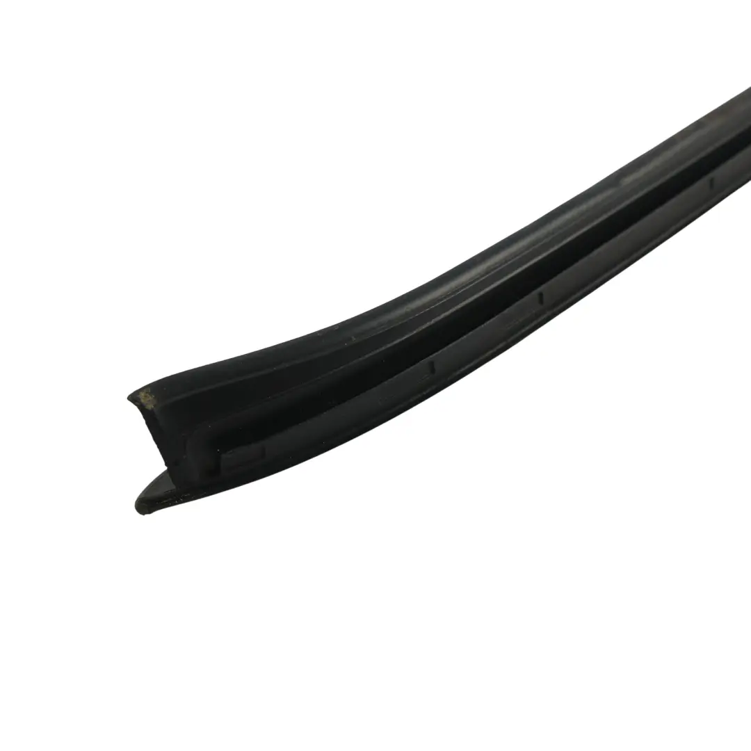 Baguette Pare-Brise Déflecteur Eau Droite pour Skoda Superb B6 à propos du numéro de pièce 3T0854328 Skoda Superb B6 Baguette Pare-Brise Déflecteur Eau Droite - SKU 3T0854328 - Numéro de pièce 3T0854328