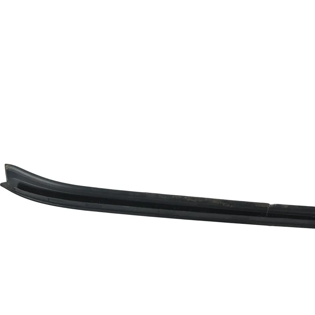 Moldura Parabrisas Deflector Agua Derecho para Skoda Superb B6 con número de pieza 3T0854328 Skoda Superb B6 Moldura Parabrisas Deflector Agua Derecho - SKU 3T0854328 - Número de pieza 3T0854328