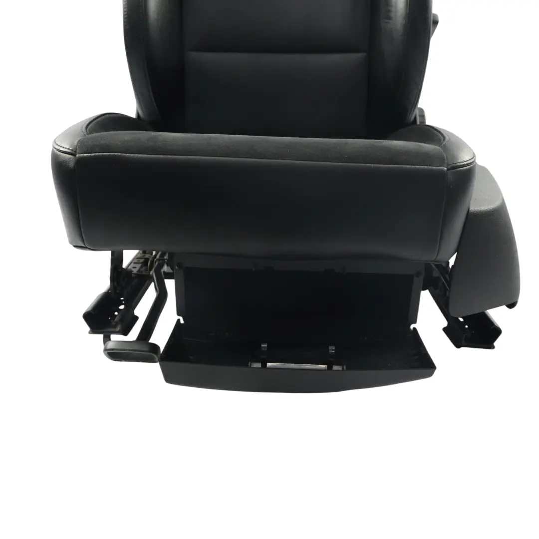 MK2 Fotel Przedni Lewy Skóra Alcantara Czarny do Skoda Superb o numerze 3T0881805CH Skoda Superb MK2 Fotel Przedni Lewy Skóra Alcantara Czarny - SKU 3T0881805CH-1 - Numer Części 3T0881805CH