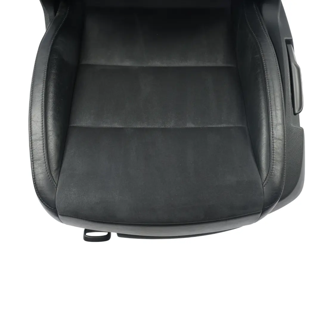 MK2 Siège Avant Intérieur Cuir Alcantara Gauche Tache Noir pour Skoda Superb à propos du numéro de pièce 3T0881805CH Skoda Superb MK2 Siège Avant Intérieur Cuir Alcantara Gauche Tache Noir - SKU 3T0881805CH-1 - Numéro de pièce 3T0881805CH