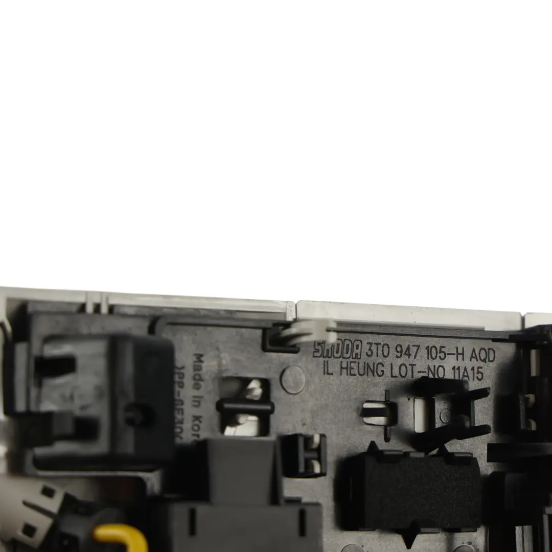 Skoda Superb B6 3T Octavia 5E Lampe Plafonnier Lecture Gris Perle - SKU 3T0947105H - Numéro de pièce 3T0947105H