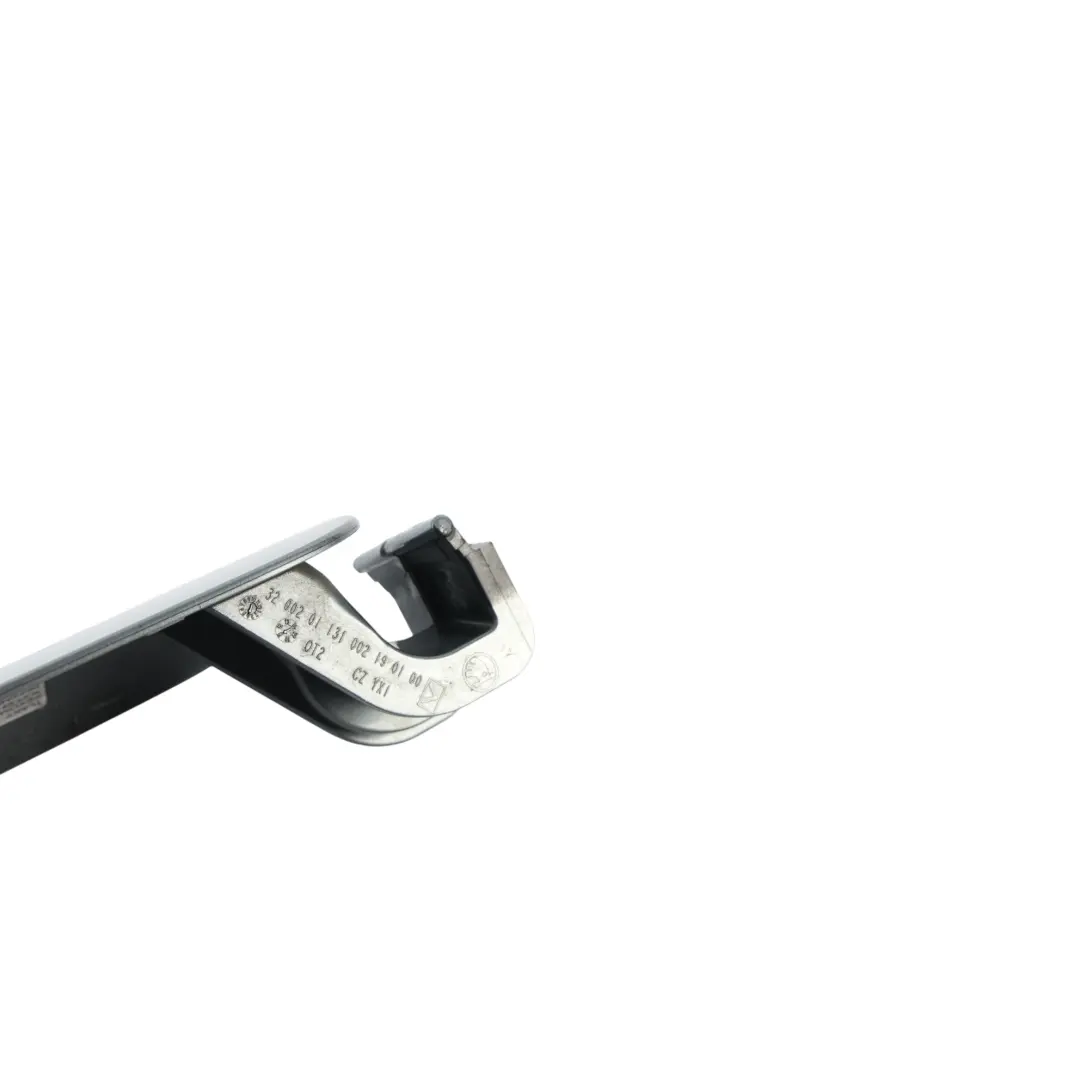 MK3 B6 Tapa Combustible Cubierta Trim Gris Platino F8L para Skoda Superb con número de pieza 3T9809857A Skoda Superb MK3 B6 Tapa Combustible Cubierta Trim Gris Platino F8L - SKU 3T9809857A-PLA - Número de pieza 3T9809857A