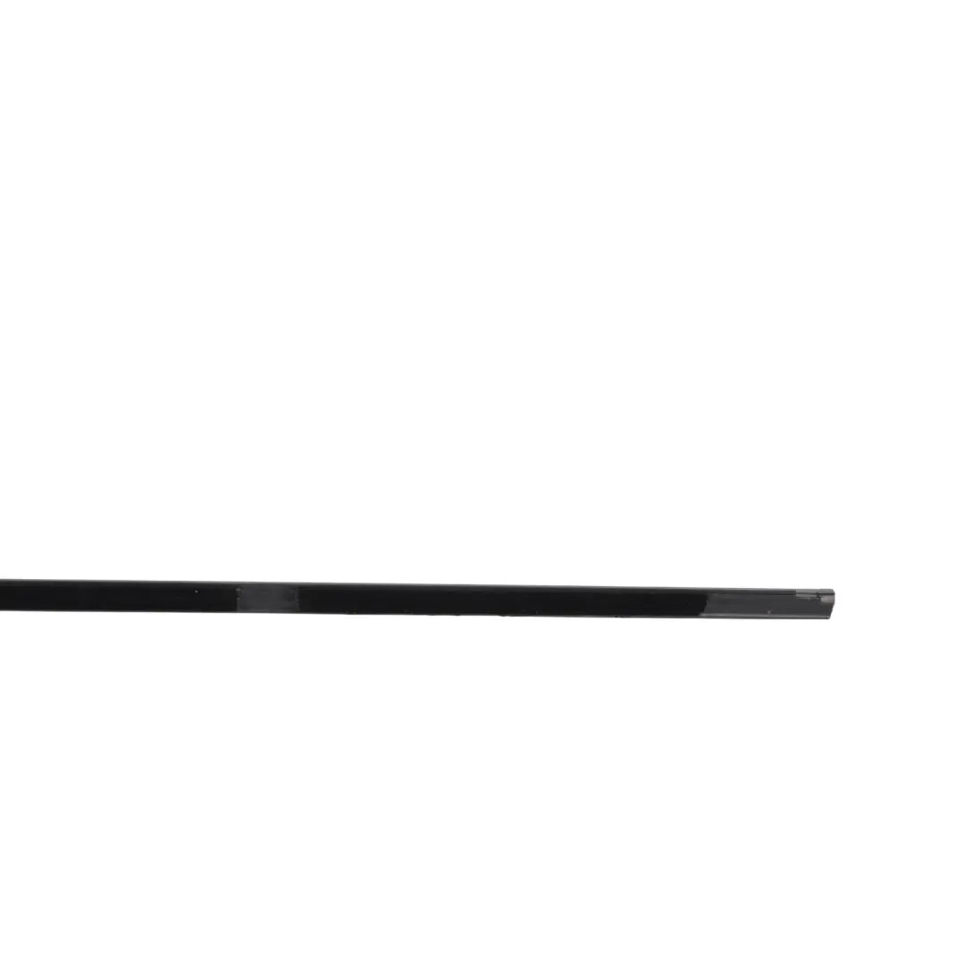 Guarnizione Finestrino Posteriore Sinistro per Skoda Superb B6 con numero di parte 3T9839475 Skoda Superb B6 Guarnizione Finestrino Posteriore Sinistro - SKU 3T9839475 - Numero di parte 3T9839475