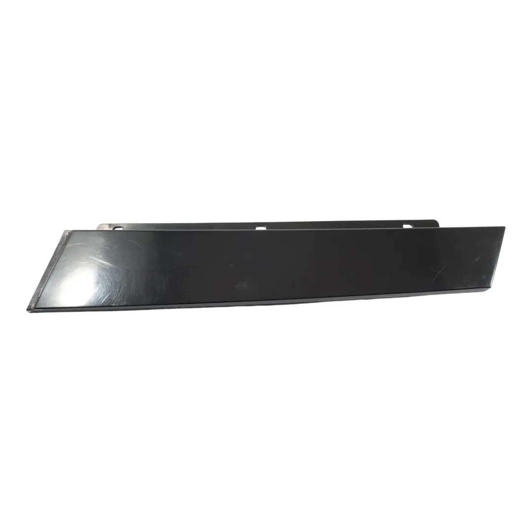 3T Moldura Panel Pilar C Izquierdo para Skoda Superb B6 con número de pieza 3T9839903 Skoda Superb B6 3T Moldura Panel Pilar C Izquierdo - SKU 3T9839903 - Número de pieza 3T9839903