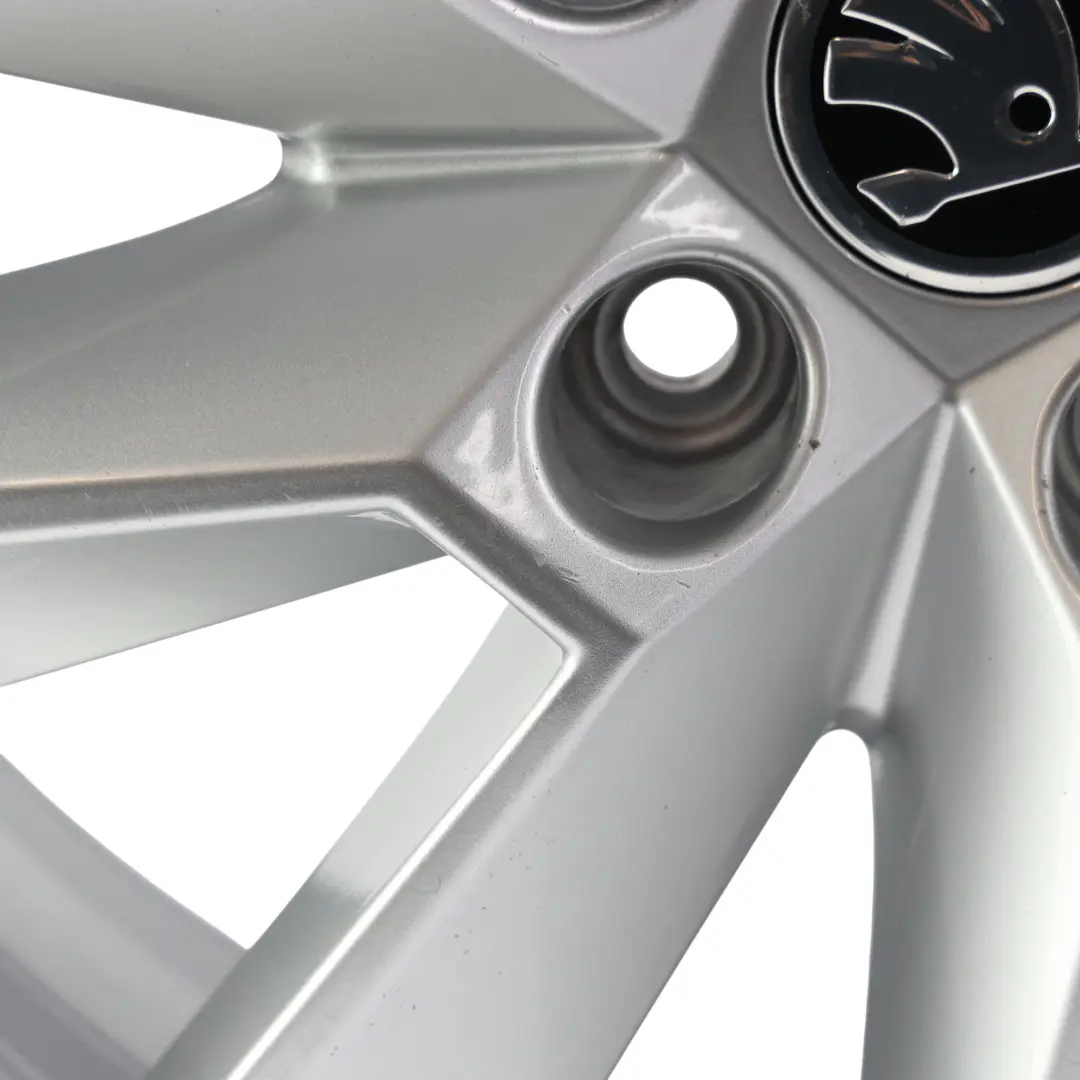 Skoda Superb MK3 Felge Alu Silber 17" 7J ET:40 - SKU 3V0601025C-2 - Teilenummer 3V0601025C