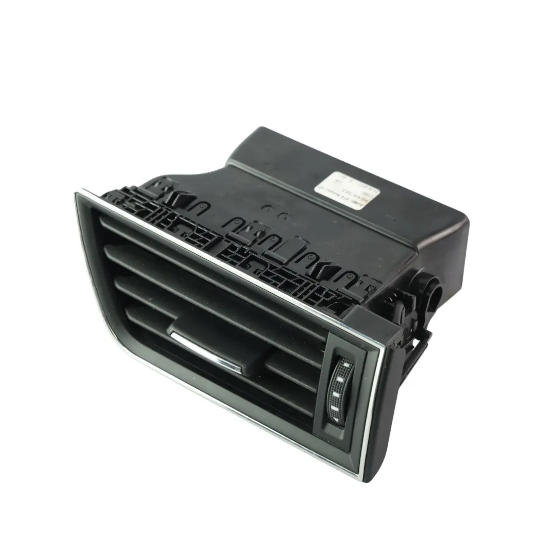 3V Kratka Nawiewu Deski Rozdzielczej Prawa do Skoda Superb o numerze 3V0819702D Skoda Superb 3V Kratka Nawiewu Deski Rozdzielczej Prawa - SKU 3V0819702D - Numer Części 3V0819702D