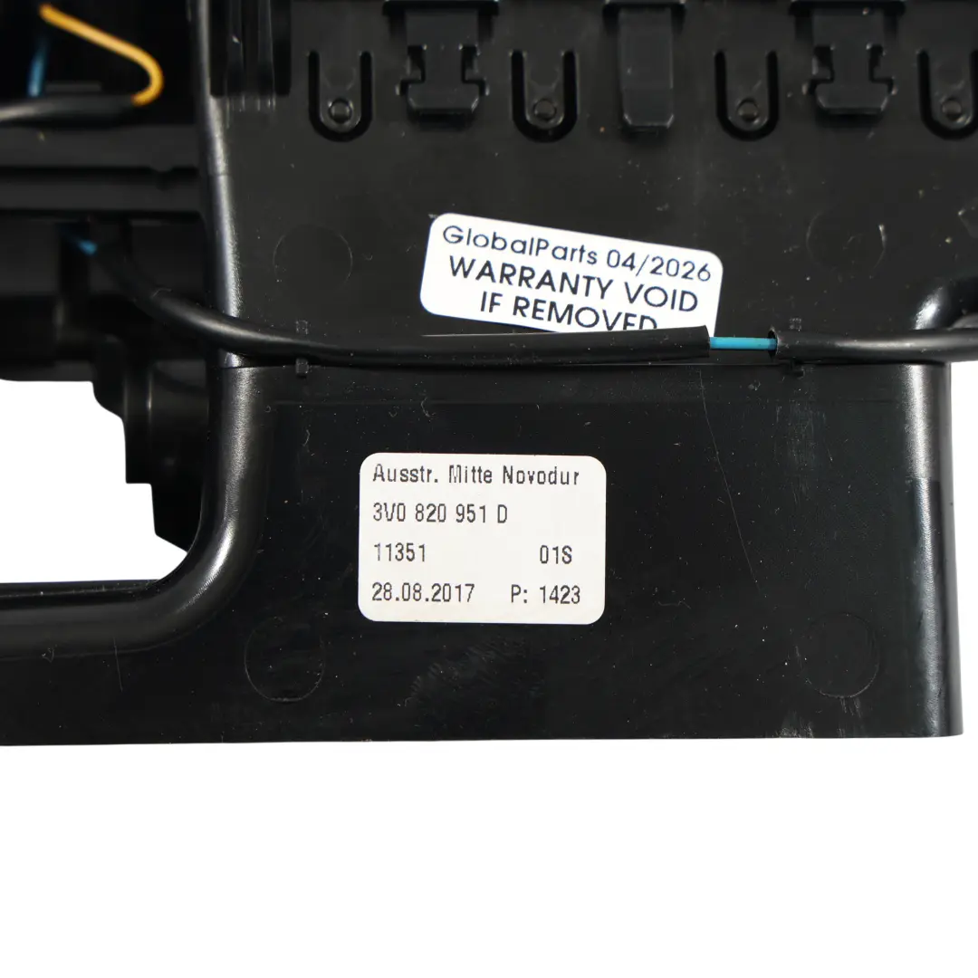 3V Konsole Luftdüse Gitter Verkleidung Warnblinkanlage für Skoda Superb mit Teilenummer 3V0820951D Skoda Superb 3V Konsole Luftdüse Gitter Verkleidung Warnblinkanlage - SKU 3V0820951D - Teilenummer 3V0820951D