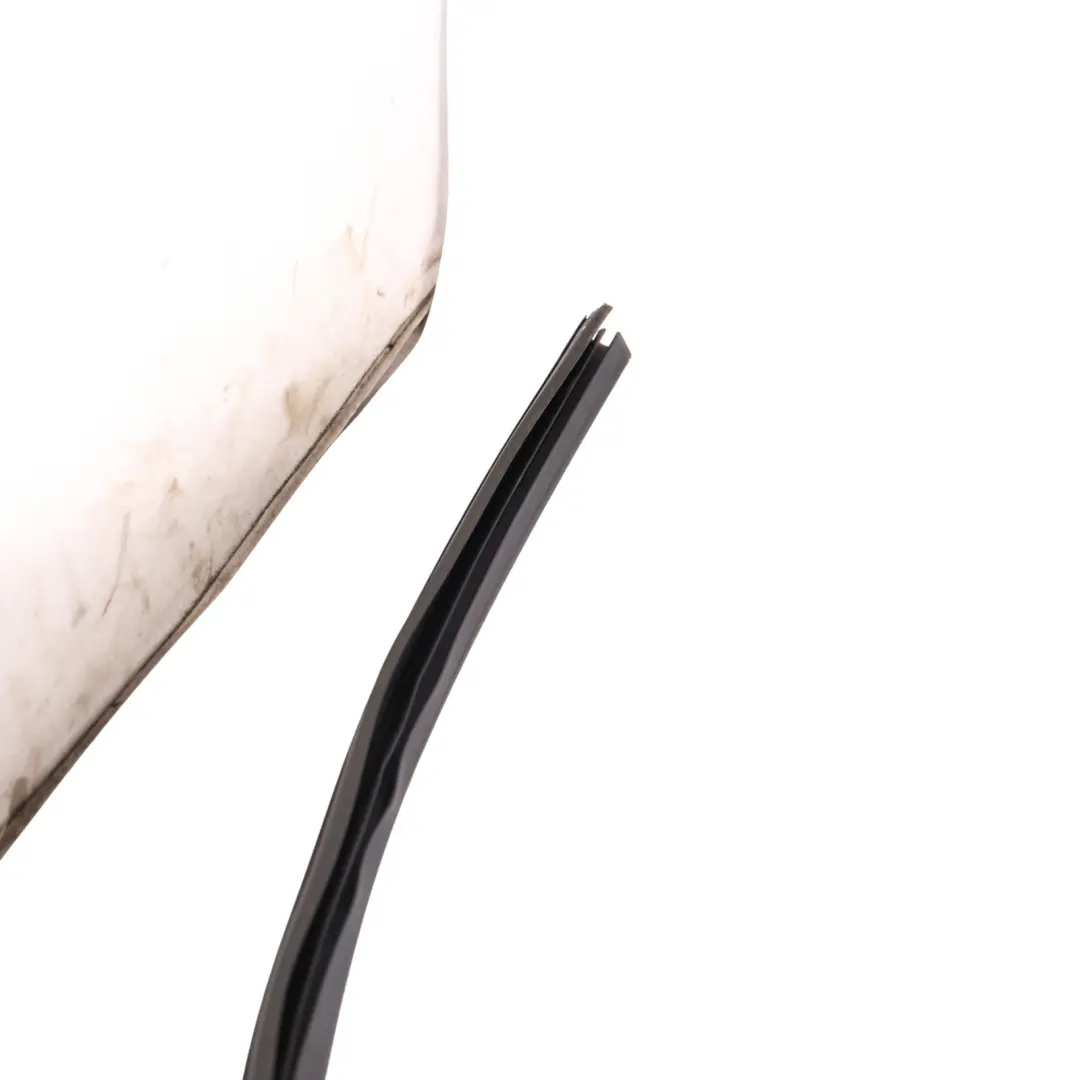 3V Window Guide Seal Gasket Front Right O/S to Skoda Superb with Part number 3V0837432AA Skoda Superb 3V Window Guide Seal Gasket Front Right O/S - SKU 3V0837432AA - Part number 3V0837432AA