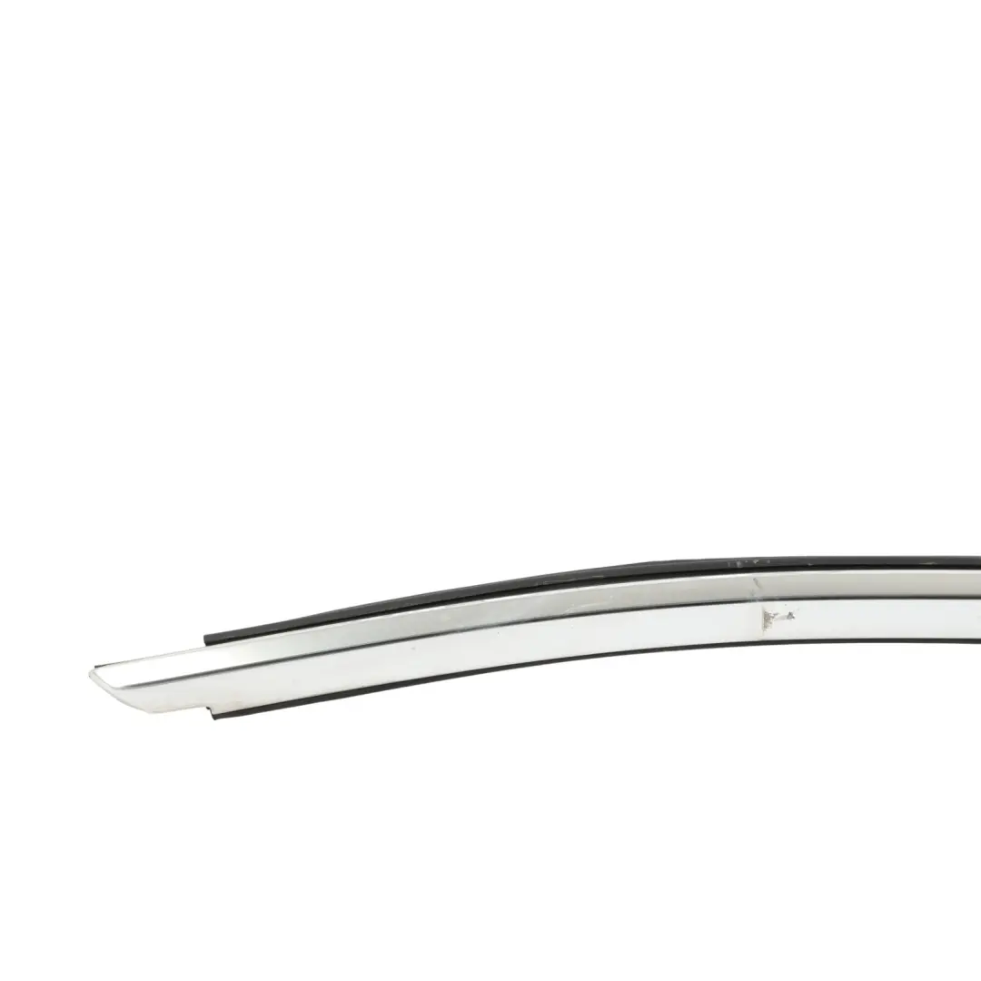 MK3 Baguette Vitre Avant Extérieure Droite Chrome pour Skoda Superb à propos du numéro de pièce 3V0837476C Skoda Superb MK3 Baguette Vitre Avant Extérieure Droite Chrome - SKU 3V0837476C - Numéro de pièce 3V0837476C