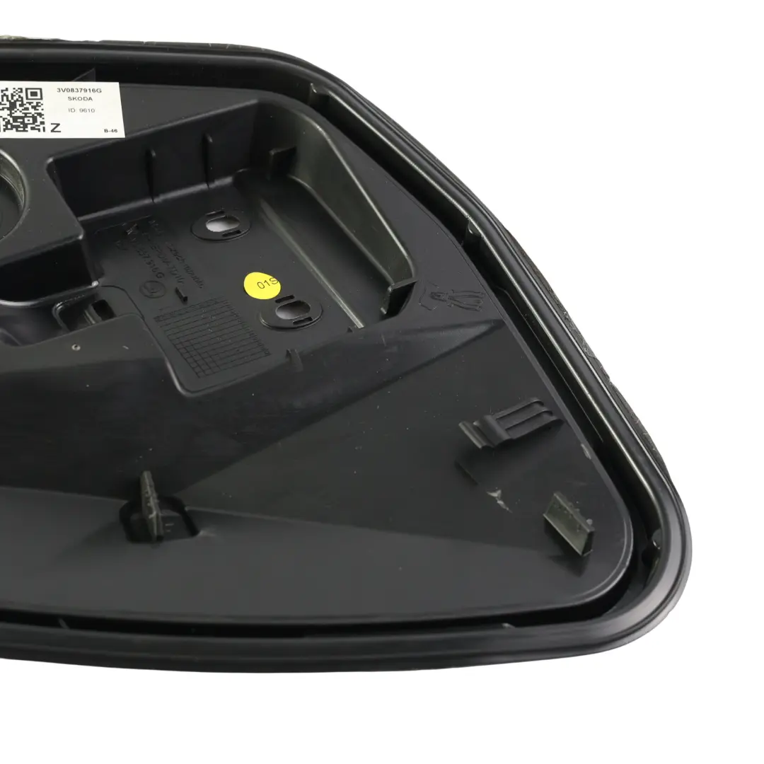 Mk3 Panneau Garniture Intérieure Porte Avant Droite pour Skoda Superb à propos du numéro de pièce 3V0837916G Skoda Superb Mk3 Panneau Garniture Intérieure Porte Avant Droite - SKU 3V0837916G - Numéro de pièce 3V0837916G