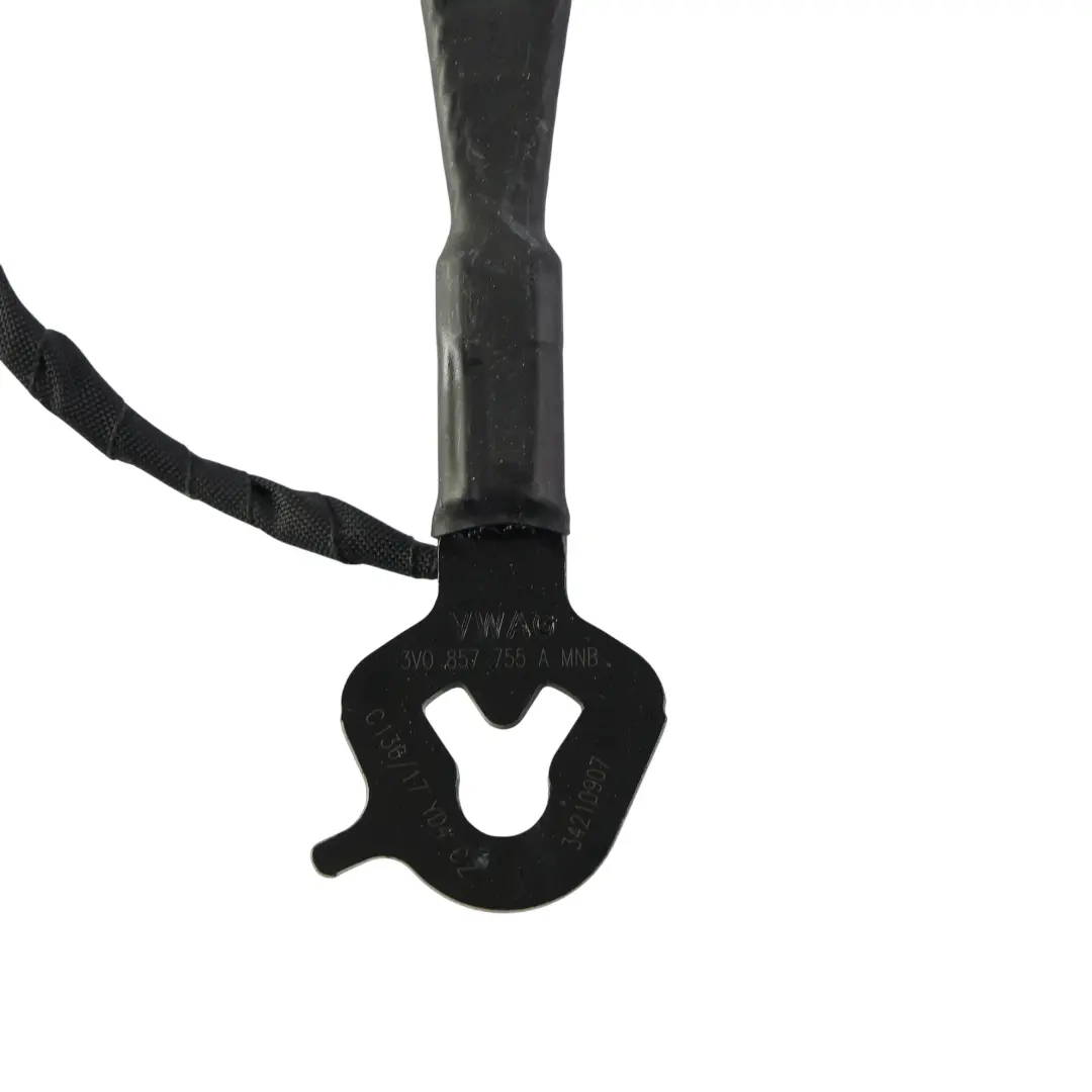 Skoda Superb MK3 Front Seat Belt Buckle Clip Left Right N/O/S - SKU 3V0857755A - Part number 3V0857755A