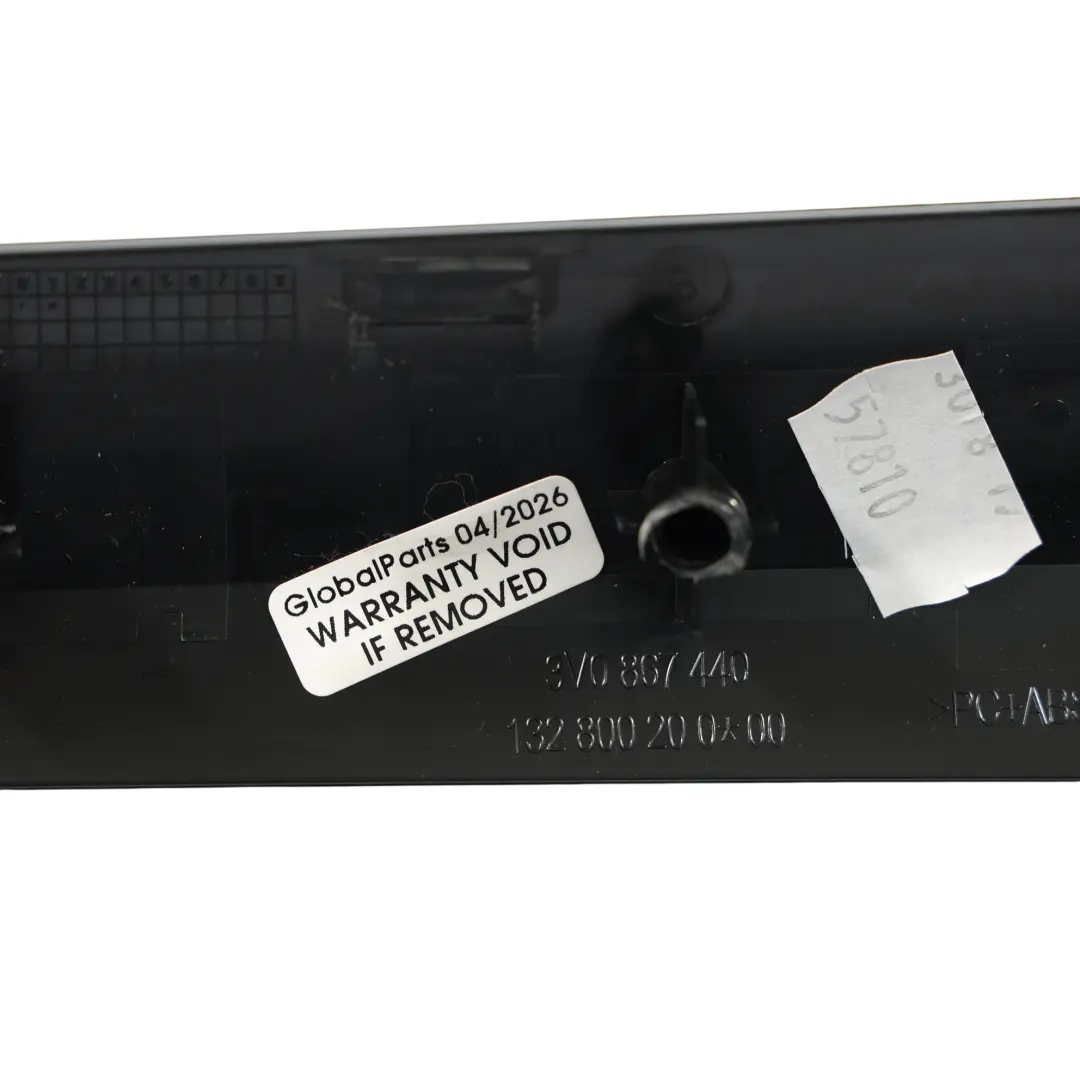 3V Poszycie Drzwi Przedni Prawy do Skoda Superb o numerze 3V0867440 Skoda Superb 3V Poszycie Drzwi Przedni Prawy - SKU 3V0867440 - Numer Części 3V0867440