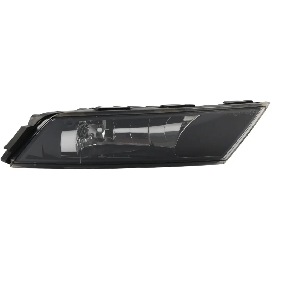 MK3 Luz Antiniebla Delantera Derecha para Skoda Superb con número de pieza 3V0941700 Skoda Superb MK3 Luz Antiniebla Delantera Derecha - SKU 3V0941700 - Número de pieza 3V0941700