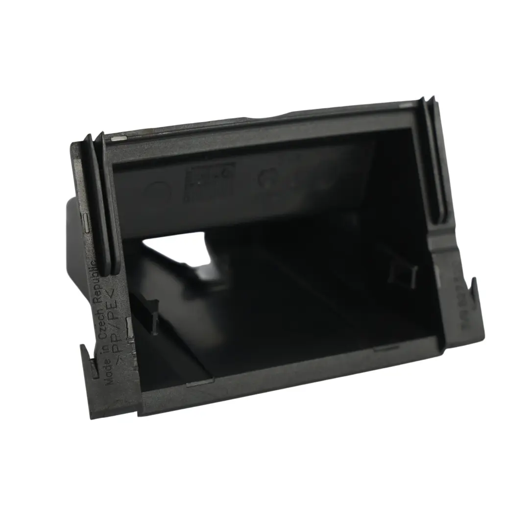 MK3 Kombi Hinten Heckklappe Schloss Abdeckung für Skoda Superb mit Teilenummer 3V9827520 Skoda Superb MK3 Kombi Hinten Heckklappe Schloss Abdeckung - SKU 3V9827520 - Teilenummer 3V9827520