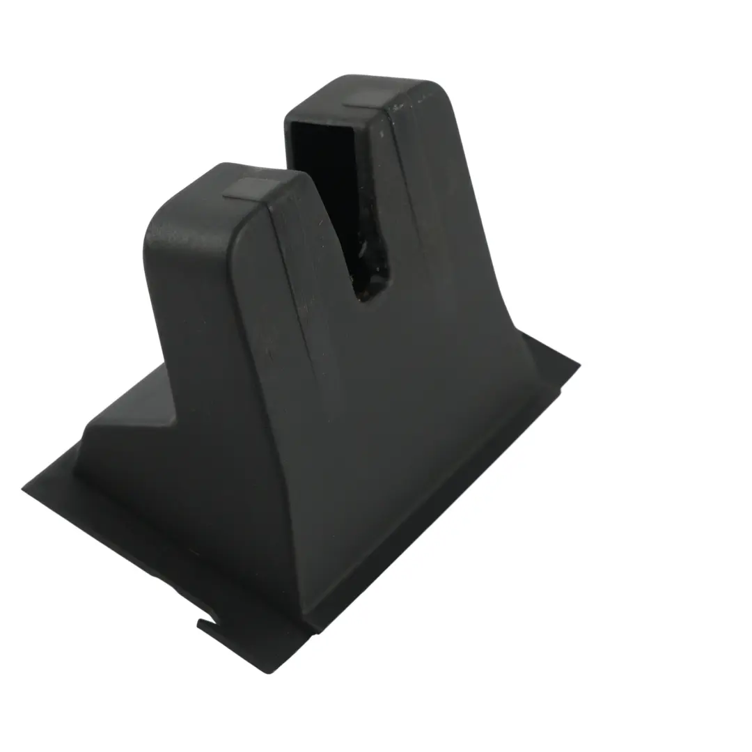 MK3 Break Arrière Hayon Serrure Cache Garniture pour Skoda Superb à propos du numéro de pièce 3V9827520 Skoda Superb MK3 Break Arrière Hayon Serrure Cache Garniture - SKU 3V9827520 - Numéro de pièce 3V9827520