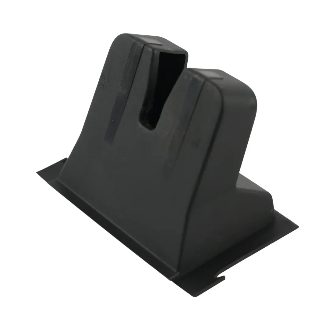 MK3 Break Arrière Hayon Serrure Cache Garniture pour Skoda Superb à propos du numéro de pièce 3V9827520 Skoda Superb MK3 Break Arrière Hayon Serrure Cache Garniture - SKU 3V9827520 - Numéro de pièce 3V9827520