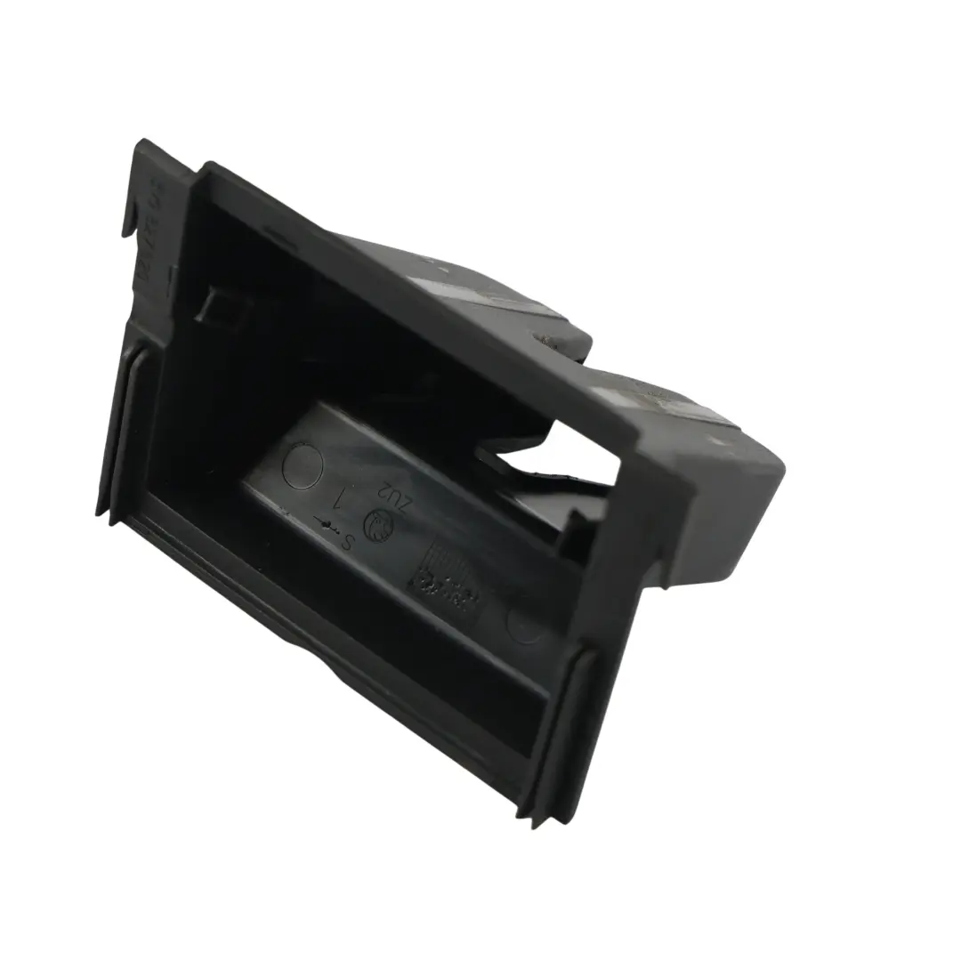 Skoda Superb MK3 Break Arrière Hayon Serrure Cache Garniture - SKU 3V9827520 - Numéro de pièce 3V9827520