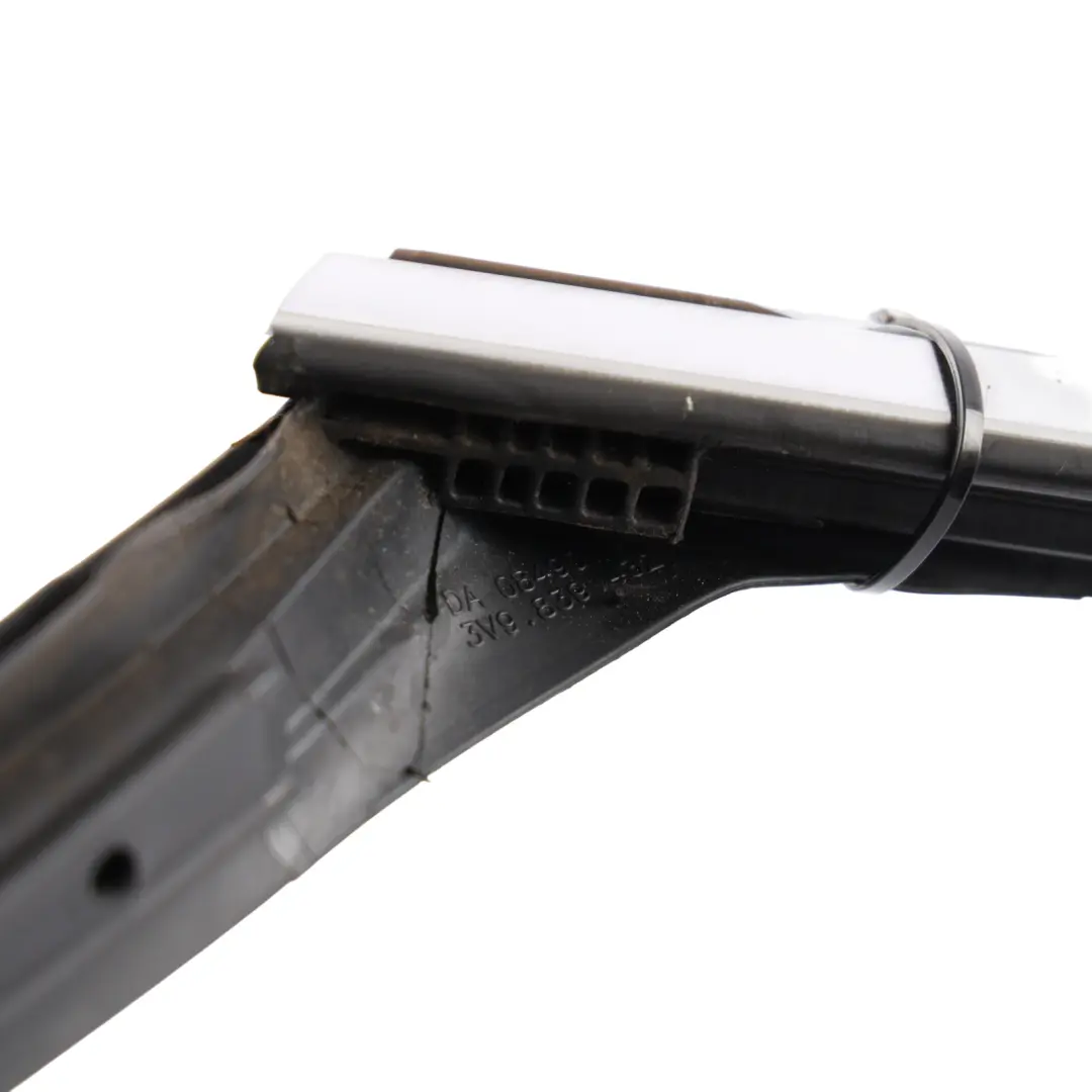 3V Combi Window Guide Seal Gasket Rear Right O/S to Skoda Superb with Part number 3V9839432Q Skoda Superb 3V Combi Window Guide Seal Gasket Rear Right O/S - SKU 3V9839432Q - Part number 3V9839432Q